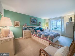 73106 Delaire Landing Road 106, Philadelphia PA 19114