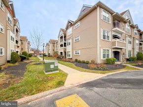 73106 Delaire Landing Road 106, Philadelphia PA 19114