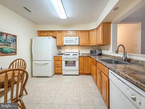 73106 Delaire Landing Road 106, Philadelphia PA 19114