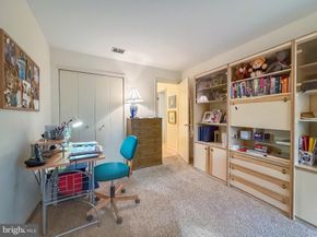 73106 Delaire Landing Road 106, Philadelphia PA 19114