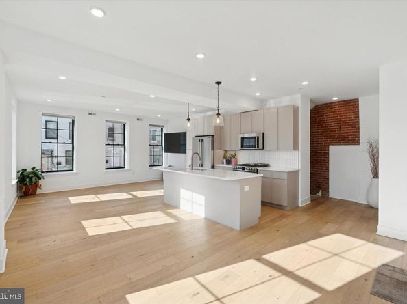 2141 E Hagert Street B, Philadelphia PA 19125