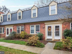 1021 S Barton Street 120, Arlington VA 22204