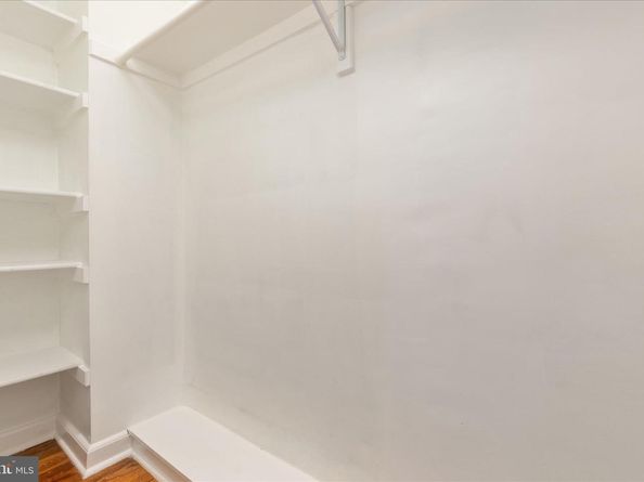 1021 S Barton Street 120, Arlington VA 22204