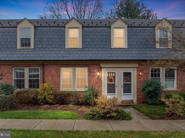 1021 S Barton Street 120, Arlington VA 22204