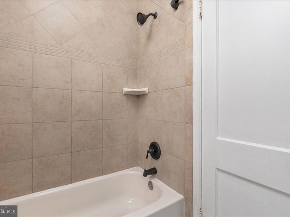 1021 S Barton Street 120, Arlington VA 22204