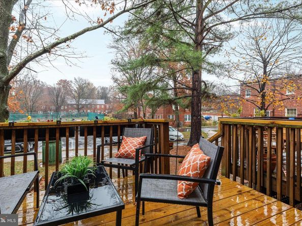 1021 S Barton Street 120, Arlington VA 22204