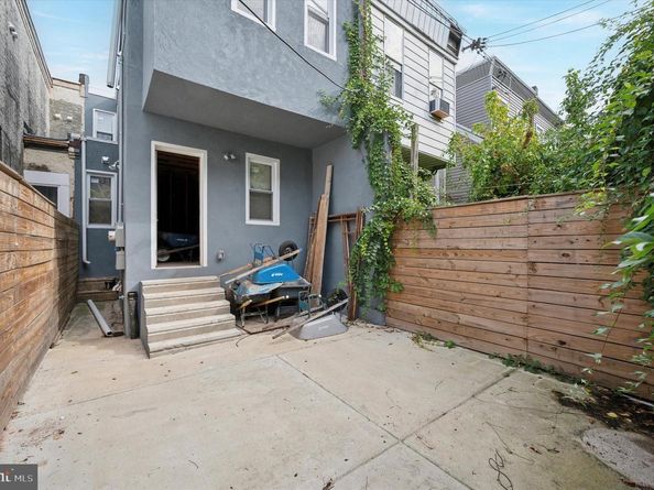 1228 W Hilton Street, Philadelphia PA 19140