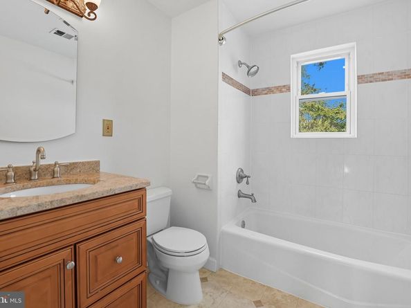 6812 Chestnut Avenue, Falls Church VA 22042