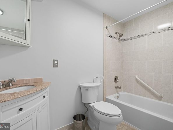 6812 Chestnut Avenue, Falls Church VA 22042