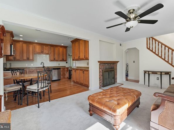 6812 Chestnut Avenue, Falls Church VA 22042