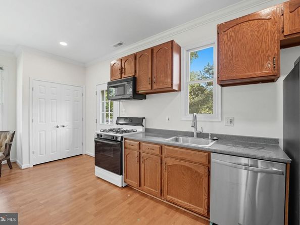 6812 Chestnut Avenue, Falls Church VA 22042