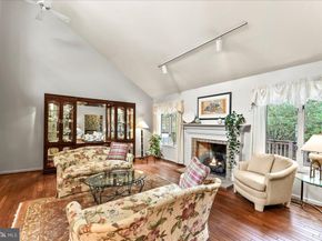 19 Toft Woods Way, Media PA 19063