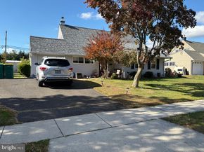 11 Dolphin Road, Levittown PA 19056