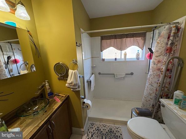 11 Dolphin Road, Levittown PA 19056