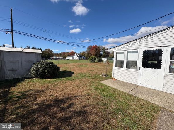 11 Dolphin Road, Levittown PA 19056