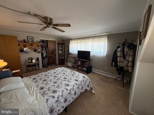 11 Dolphin Road, Levittown PA 19056
