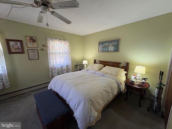 11 Dolphin Road, Levittown PA 19056