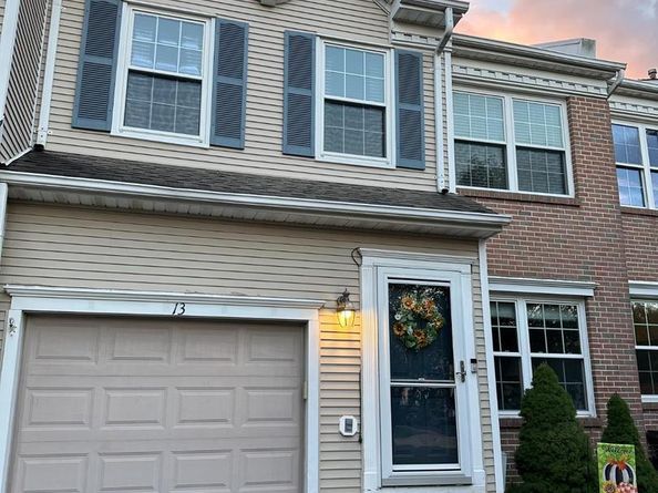 13 Sparrow Walk, Newtown PA 18940