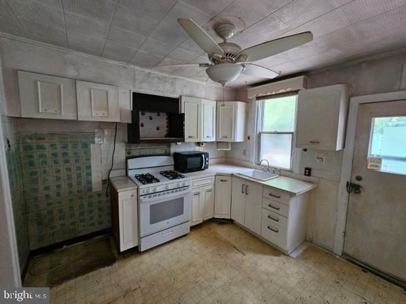 6846 N 7TH Street, Philadelphia PA 19126