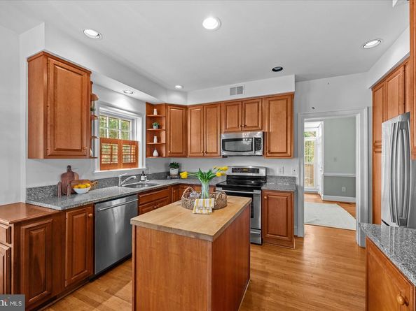 8025 Rising Ridge Road, Bethesda MD 20817