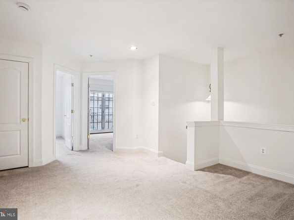 8085 Gatehouse Road 4, Falls Church VA 22042