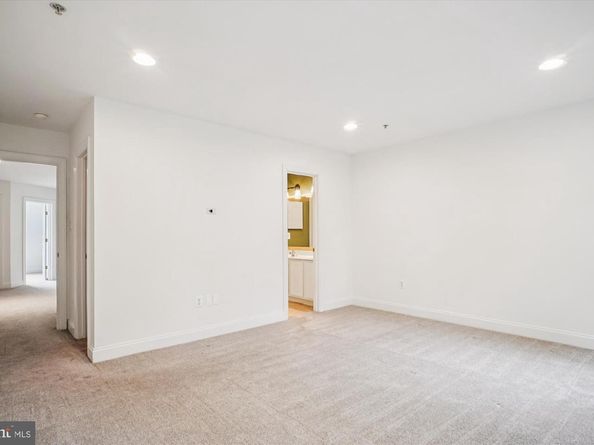 8085 Gatehouse Road 4, Falls Church VA 22042