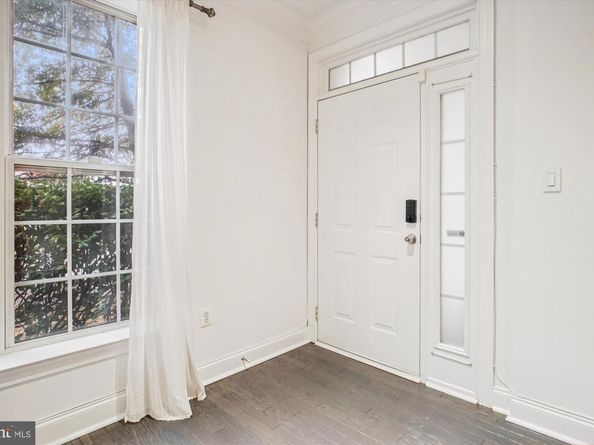 8085 Gatehouse Road 4, Falls Church VA 22042