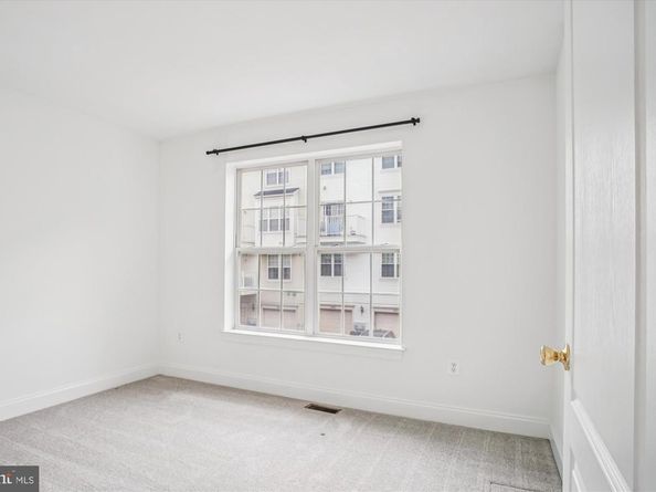 8085 Gatehouse Road 4, Falls Church VA 22042