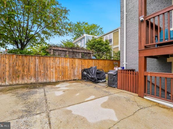 321 18TH Street SE 2, Washington DC 20003