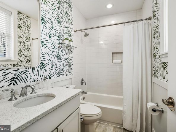 321 18TH Street SE 2, Washington DC 20003