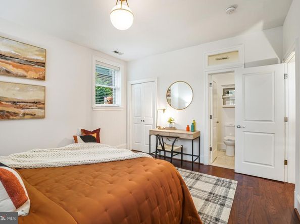 321 18TH Street SE 2, Washington DC 20003