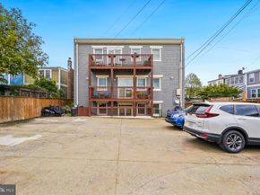 321 18TH Street SE 2, Washington DC 20003