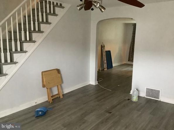 220 Weymouth Road, Darby PA 19023