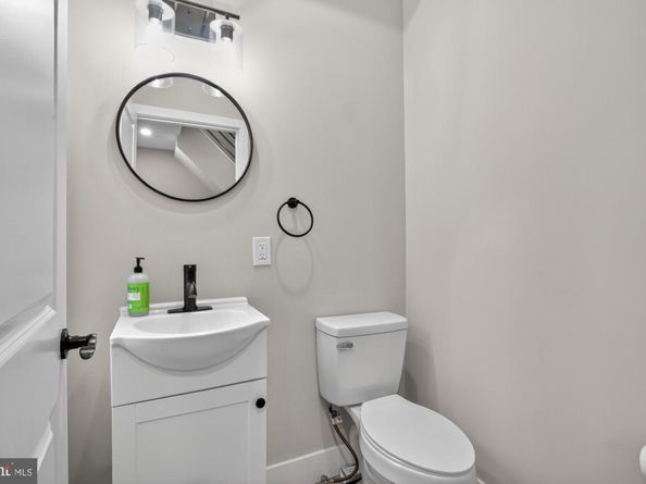 2467 Amber Street, Philadelphia PA 19125