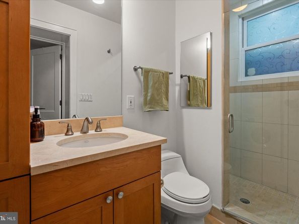 1817 Swann Street NW B, Washington DC 20009