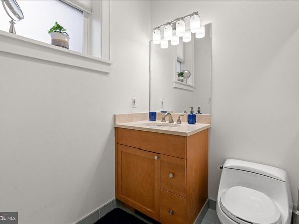 1817 Swann Street NW B, Washington DC 20009