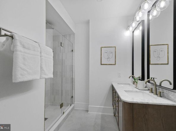 2524 41st Street NW 1, Washington DC 20007