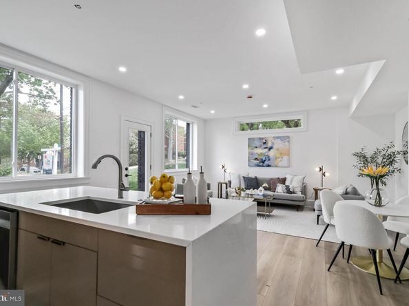 2524 41st Street NW 1, Washington DC 20007
