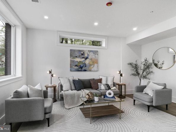 2524 41st Street NW 1, Washington DC 20007