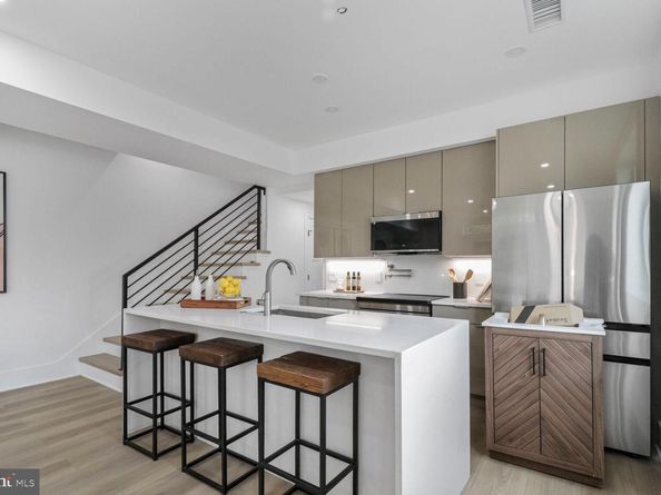 2524 41st Street NW 1, Washington DC 20007