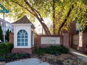 5818 Cowling Court, Alexandria VA 22304