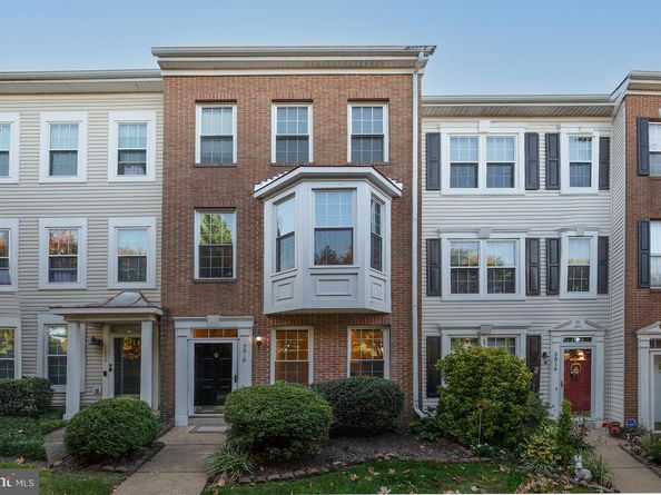 5818 Cowling Court, Alexandria VA 22304