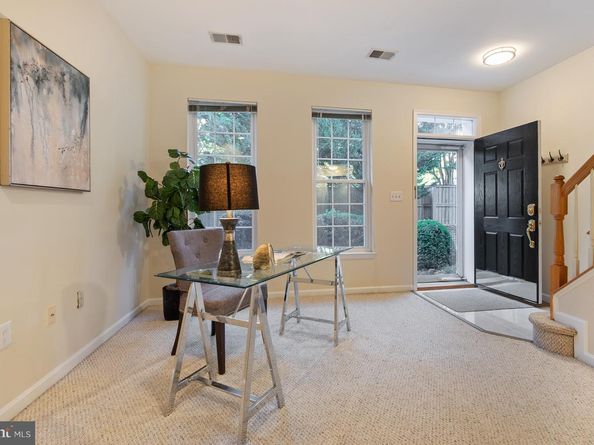 5818 Cowling Court, Alexandria VA 22304