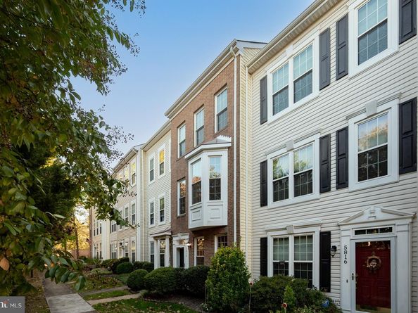 5818 Cowling Court, Alexandria VA 22304