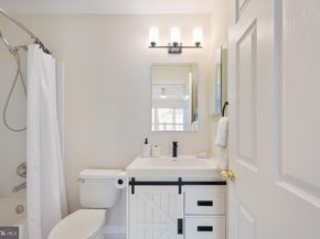 5818 Cowling Court, Alexandria VA 22304