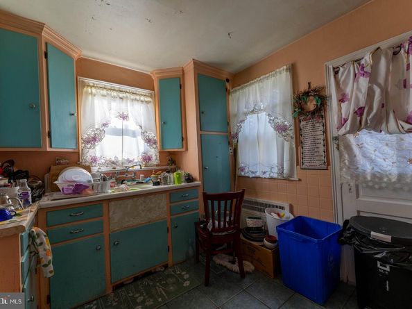 942. E Dorset Street, Philadelphia PA 19150