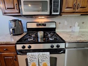 1002 Brookwood Lane, Glenolden PA 19036