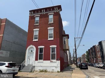 1617 W Oxford Street