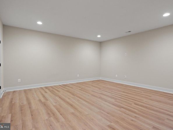 7605 Burnside Court, Falls Church VA 22043