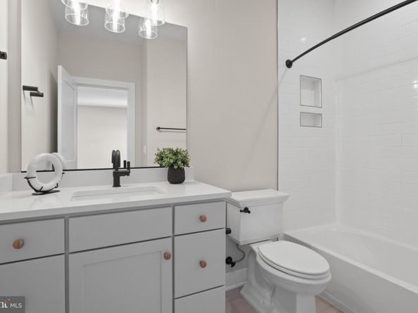 7605 Burnside Court, Falls Church VA 22043